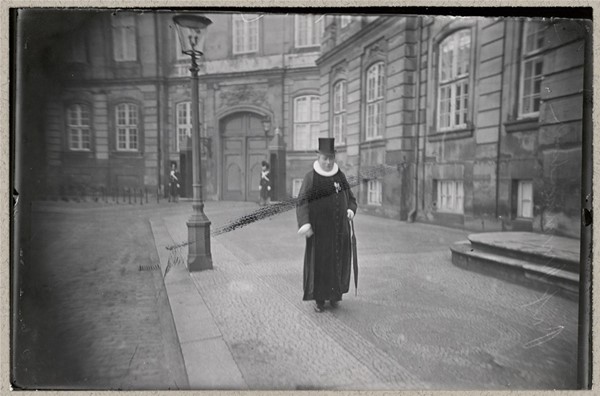 Valdemar Ammundsen på Amalienborg Slotsplads