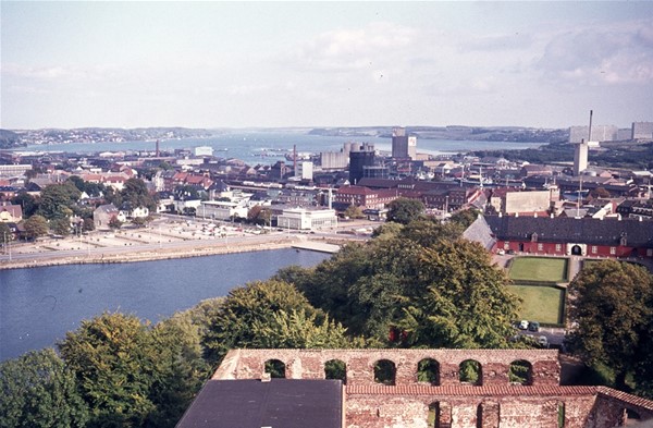 Koldinghus udsigt fra tårnet mod Slotssøen opfyldning i SØ hjørne 