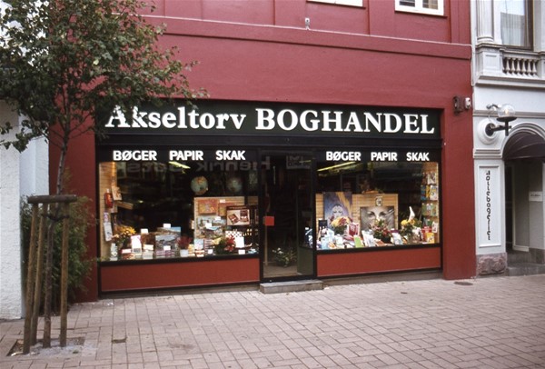Akseltorvs Boghandel er flyttet til Østergade
